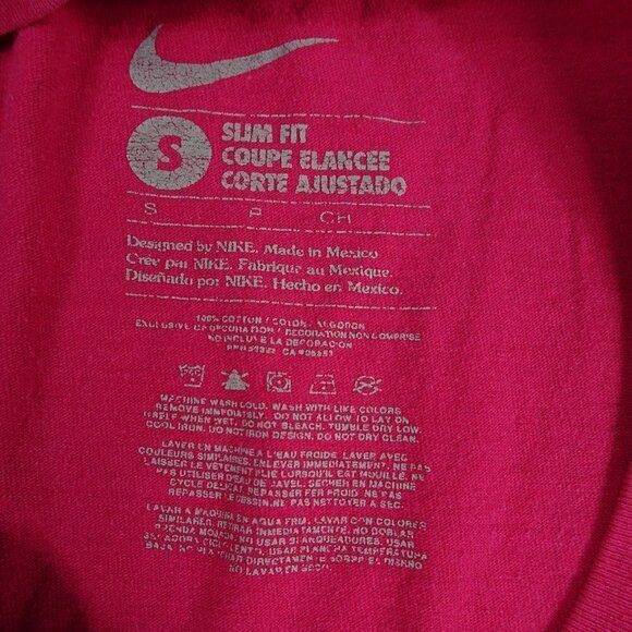 Nike Swoosh Pink T-Shirt Youth Small - Picture 4 of 4